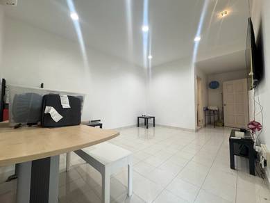 2.5-storey Terraced House For Sale in Seri Kembangan,SGR