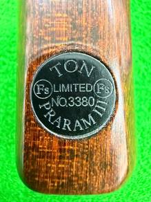 Ton Praram III Snooker Cues
