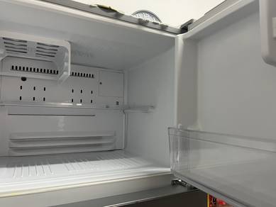 Peti sejuk Toshiba