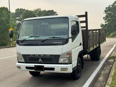 2012 Mitsubishi FE85PG 3.9 18Feet Cargo