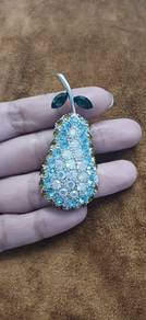 Vintage Coro LaBelle pear-shaped brooch.