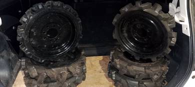 Tayar solid + rims lubang skruw jarak pcd 4-110