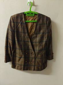 20.Vintage Burberry Plaid Double-Breasted Blazer