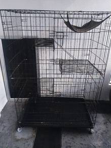 Sangkar Kucing Tiga Tingkat
