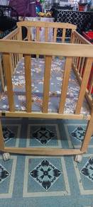 baby cot very good condition 