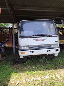 6 wheel tipper lorry