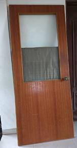 Pintu Kayu Pejabat (separuh kaca)