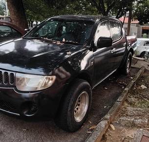 Mitsubishi Triton in Gombak, KUL