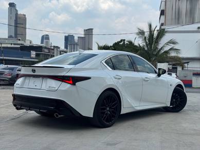 Lexus IS 300 F SPORT MODE BLACK in Petaling Jaya, SGR