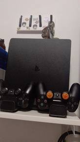 PS4 slim 1TB