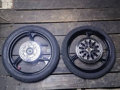Rim solid tinggal cuci macam biasa.