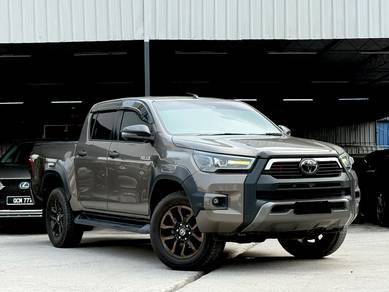 2020 Toyota Hilux BLACK EDITION