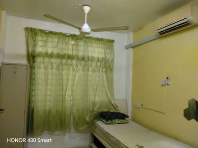 Room in Ayer Keroh, MLK