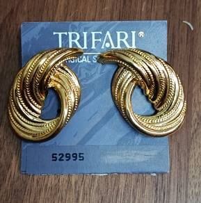 Vintage Trifari earrings