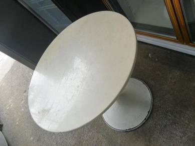 Round White Discussion Table TY394
