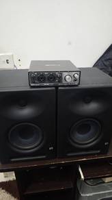 Presonus ERIS E5 XT + Roland Rubix 22