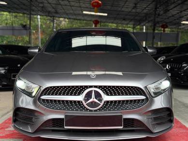 Mercedes Benz A250 250 AMG LINE in Desa Petaling, KUL