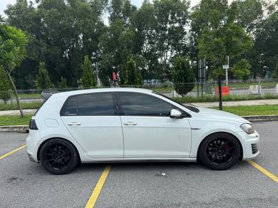 Volkswagen Golf GTi TSI (TECH PACK) in OUG, KUL