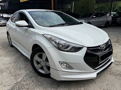 Hyundai Elantra HIGH SPEC in Desa Petaling, KUL