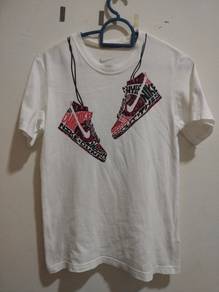 Nike t shirt size s for kids