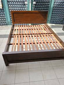 katil quens kayu padu