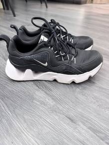 Nike Sports Shoes – Well Maintained
