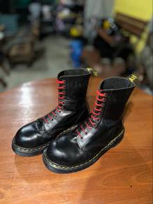 dr. martens 10i