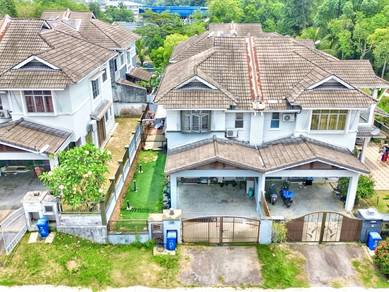 Semi-Detached House For Sale in Shah Alam,SGR