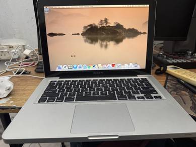 MacBook Pro terpakai