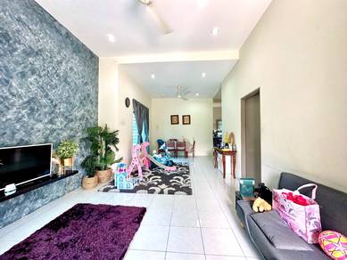 Semi-Detached House For Sale in Banting,SGR