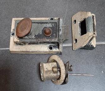Antique lock no.4