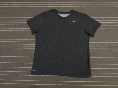 The Nike tee dark Grey dri fit L