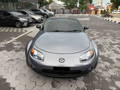 2009 Mazda MX-5 RETRACTABLE HARD TOP