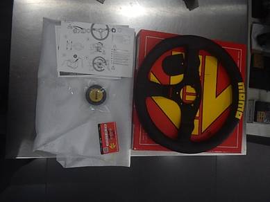 Momo Competiton Steering Wheel FL5 FK8 FD2 EK9 GK5