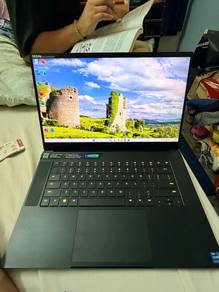 Razer Blade Gaming Laptop RTX 3070 i7 16GB 1TB