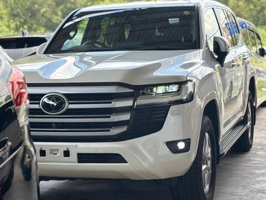 Toyota Land Cruiser AX in Tebrau, JHR