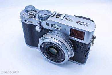 FUJIFILM X100F Digital Camera, Silver Argent