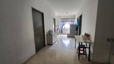 Apartment For Sale in University Condo Apartments 1