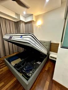 King Hydraulic Storage Bed Frame & Chiro Mattress