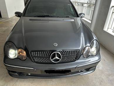 Mercedes Benz C230 230 AVANTGARDE (CKD) in Sungai Nibong, PNG