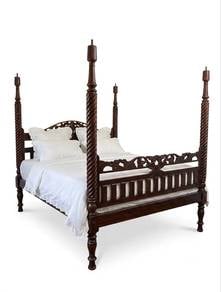 antik Queen Bed
