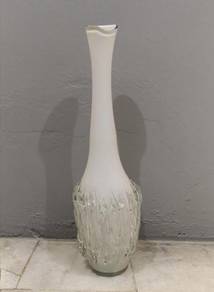 Pasu hand blown glass vase