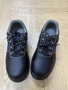 safety shoes new item