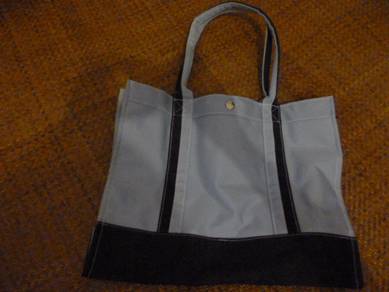 淺藍色袋 light blue bag