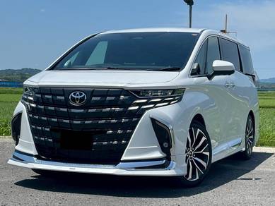 Toyota Alphard Z in I-City, SGR