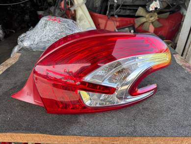No 28-4-5 Peugeot 208 Hatchback RH Rear Lamp