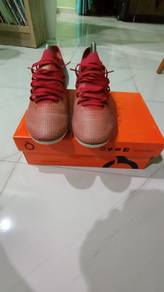 kasut bola sepak