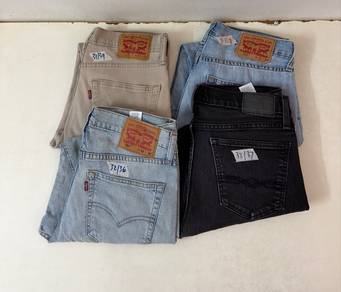 Levi’s Jeans sz 31 Combo:)..