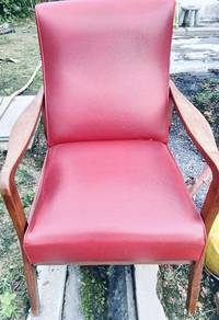 Antique cushions chair 