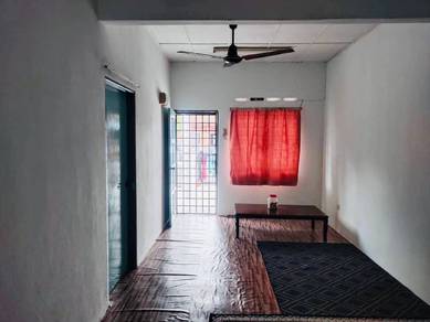 1-storey Terraced House For Sale in Banting,SGR